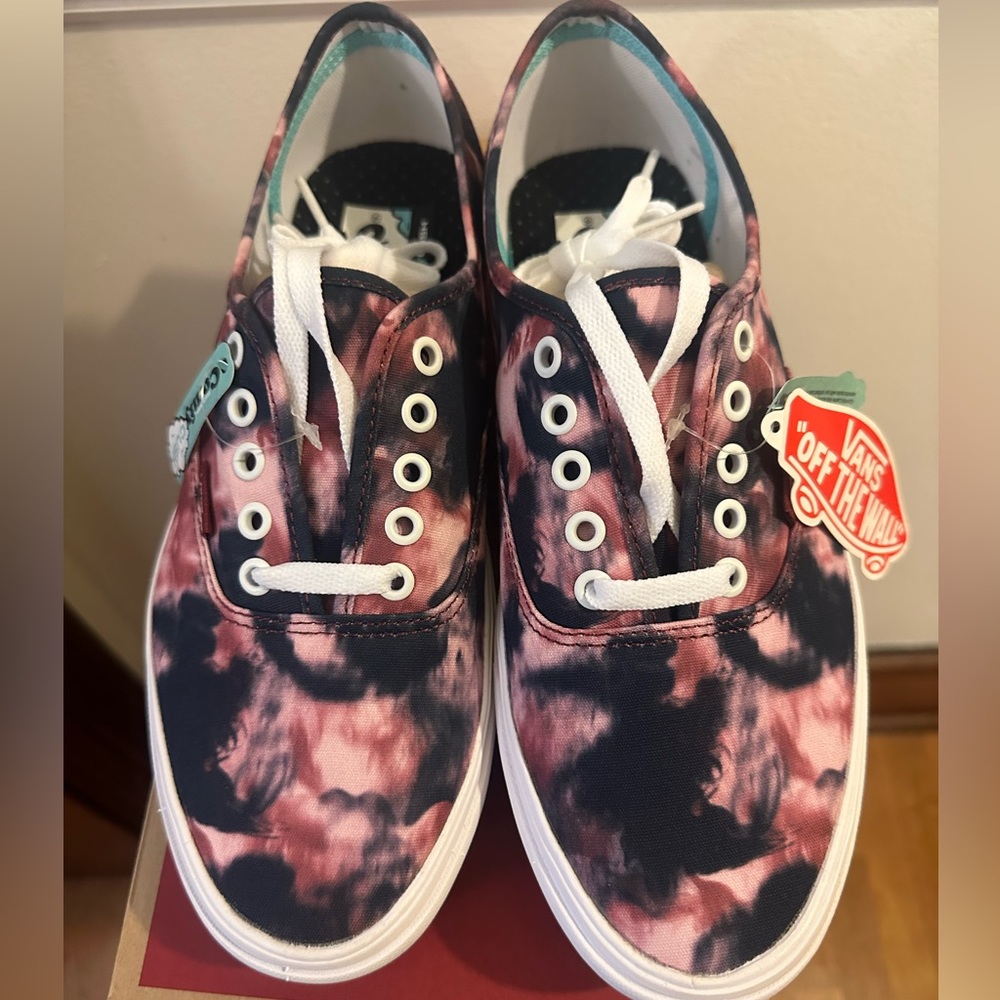 Vans - Picture 5 of 5